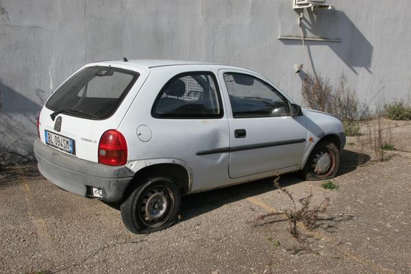 2#3804 Autovettura Opel Corsa e muletto Linde in vendita - foto 21
