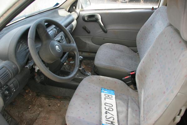 2#3804 Autovettura Opel Corsa e muletto Linde in vendita - foto 25