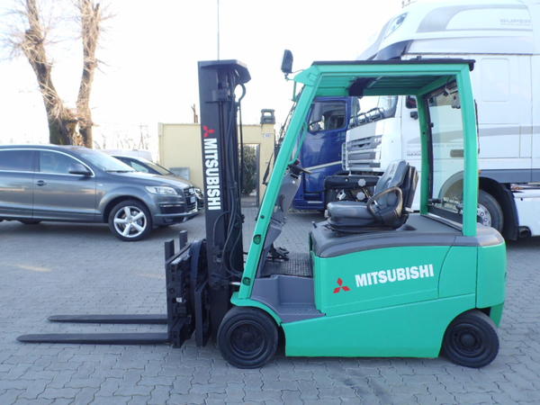 Carrelli elevatori in vendita