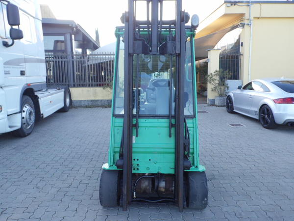 1#3810 Carrello elevatore Mitsubishi FB 20 con pinza a forche Cascade in vendita - foto 2