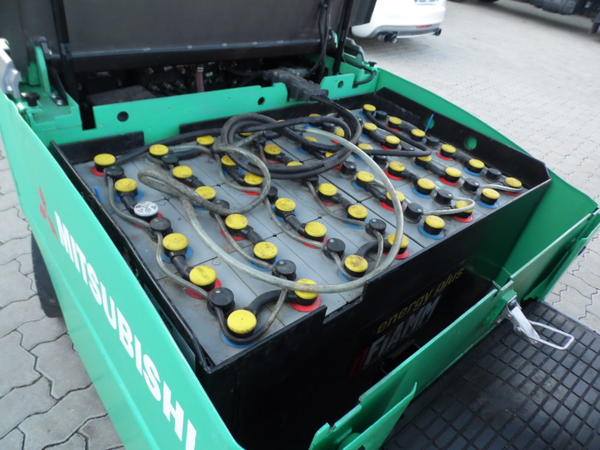 1#3810 Carrello elevatore Mitsubishi FB 20 con pinza a forche Cascade in vendita - foto 14