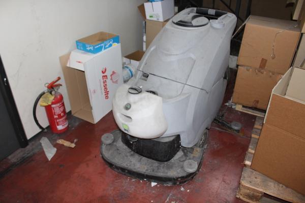 10#3821 Macchina spazzatrice Fiorentini SRL e lava e asciuga pavimenti Pultek in vendita - foto 2