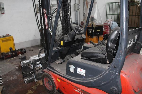 13#3821 Carrelli elevatori Caterpillar e Linde in vendita - foto 1