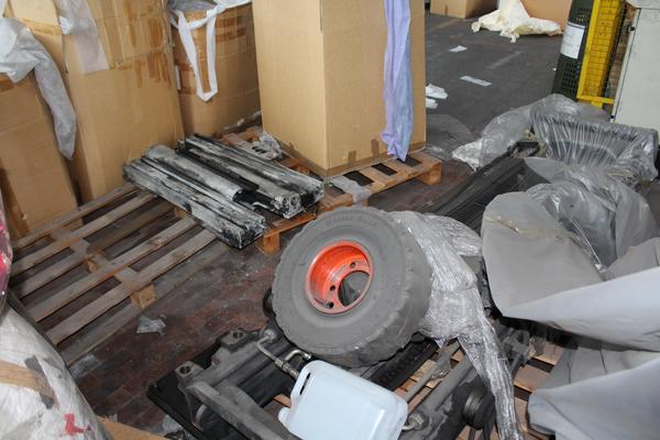13#3821 Carrelli elevatori Caterpillar e Linde in vendita - foto 4