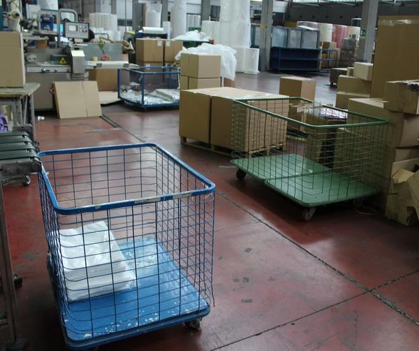 15#3821 Carrelli e casse in plastica con ruote  in vendita - foto 3