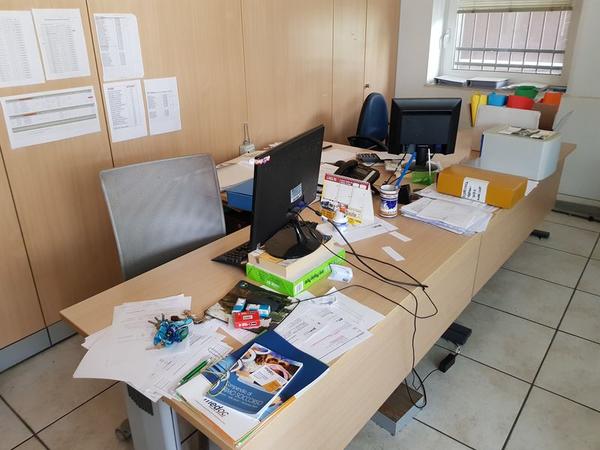 1#3842 Arredi e attrezzature ufficio in vendita - foto 1