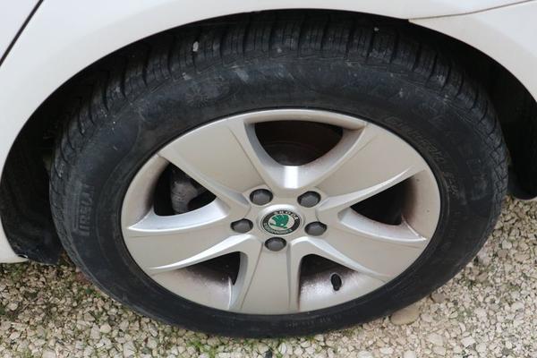 350#3842 Autovettura Skoda Octavia in vendita - foto 4