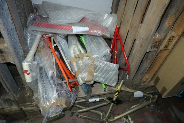 1#3852 Ricambi per biciclette Shimano e Rossin in vendita - foto 17
