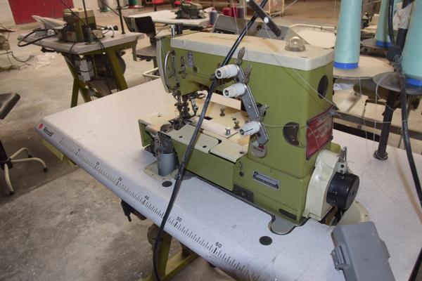 24#3856 Macchina per cucire Rimoldi in vendita - foto 2