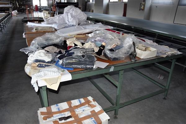 30#3856 Tavoli da lavoro e normaliarmadio in ferro in vendita - foto 9