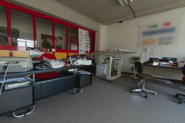 78#3856 Arredo e materiale da ufficio in vendita - foto 12