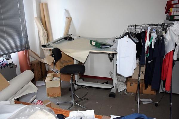 78#3856 Arredo e materiale da ufficio in vendita - foto 18