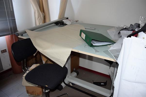 78#3856 Arredo e materiale da ufficio in vendita - foto 19