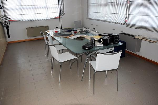 78#3856 Arredo e materiale da ufficio in vendita - foto 23