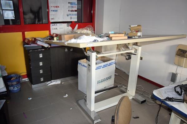 78#3856 Arredo e materiale da ufficio in vendita - foto 24