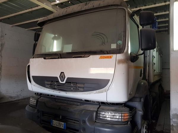 Autocarri in vendita