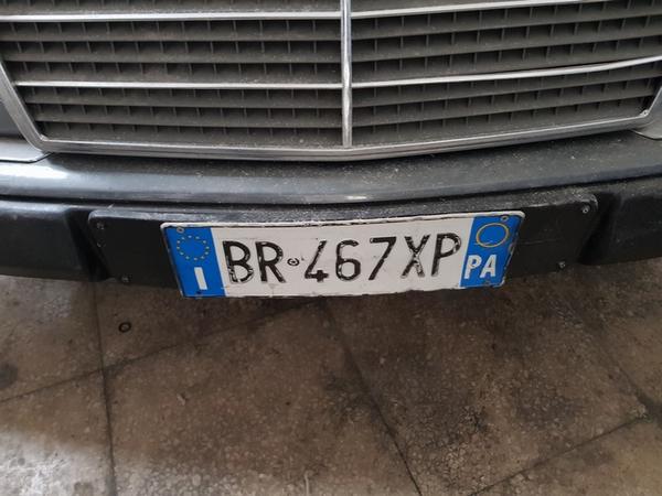 6#3865 Autoveicolo Mercedes 200 E in vendita - foto 2