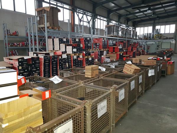 2#3866 Magazzino di freni e pastiglie a disco in vendita - foto 1