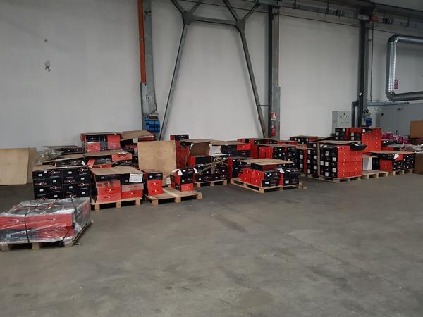 2#3866 Magazzino di freni e pastiglie a disco in vendita - foto 2