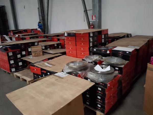2#3866 Magazzino di freni e pastiglie a disco in vendita - foto 11