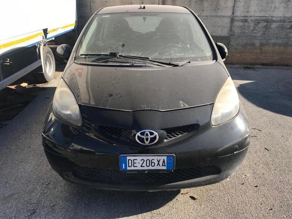 1#3868 Autocarro Iveco e automobile Toyota Aygo in vendita - foto 2