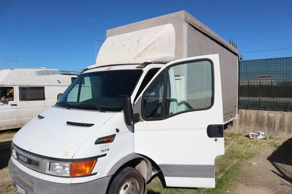 12#3870 Furgone Iveco in vendita - foto 12
