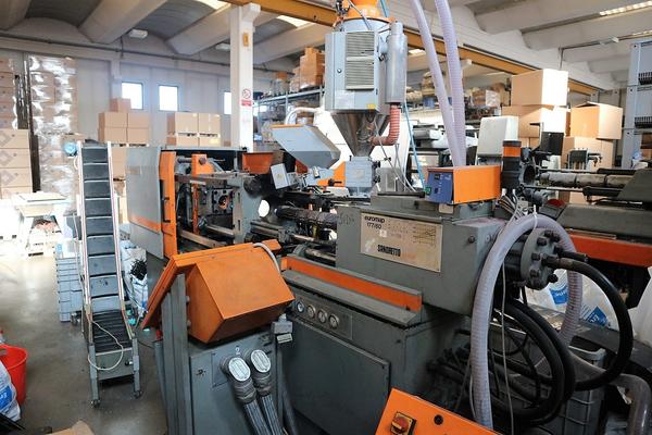 Presse a iniezione per plastica in vendita