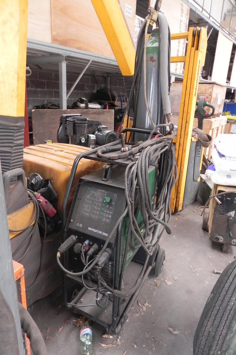 Lot Migatronic welding machine