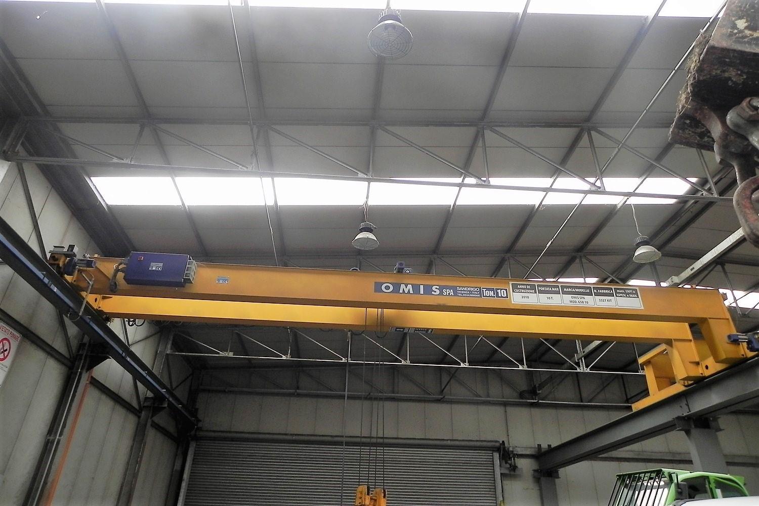 Lot Overhead travelling crane