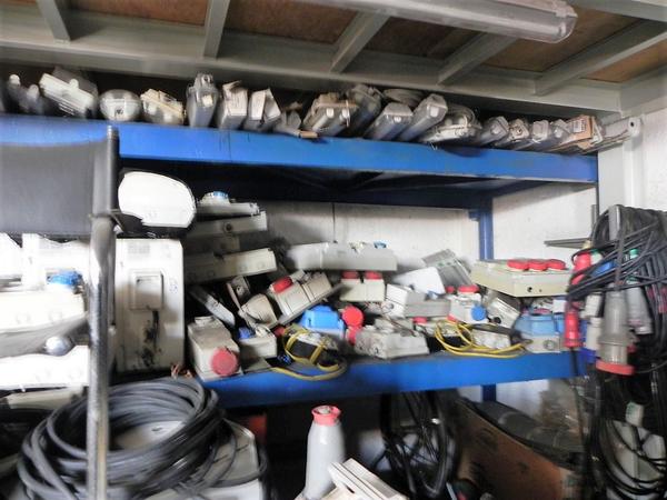 65#3871 Scaffalatura e prese elettriche da cantiere in vendita - foto 4
