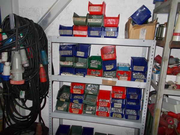 66#3871 Scaffalatura e minuteria metallica in vendita - foto 1