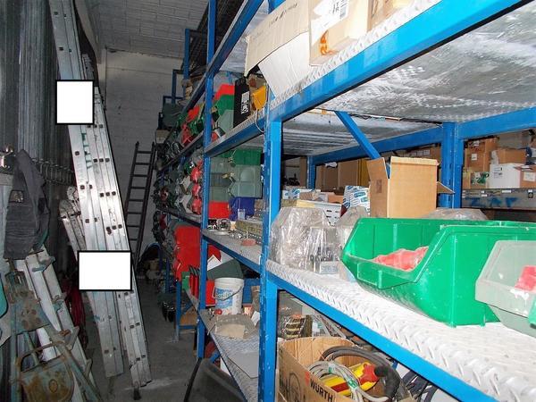 68#3871 Scaffalatura e raccordi giunti e tubi in vendita - foto 1