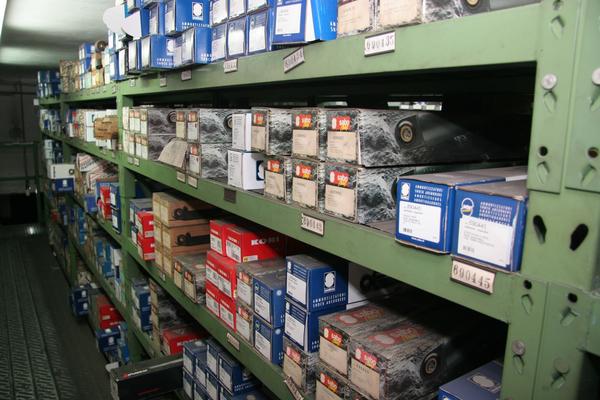 1#3881 Stock di ricambi e accessori per auto e per  veicoli industriali in vendita - foto 2