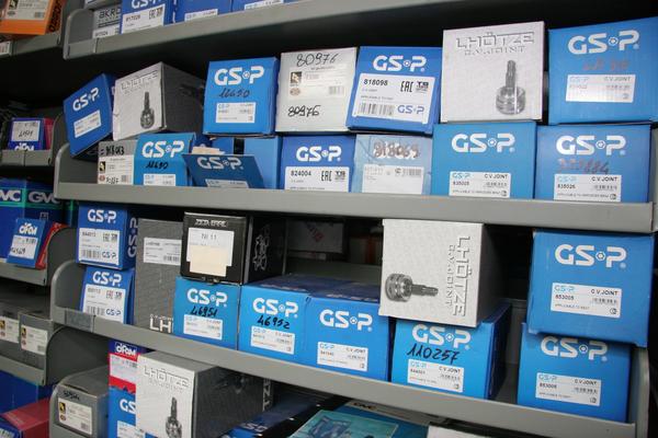 1#3881 Stock di ricambi e accessori per auto e per  veicoli industriali in vendita - foto 4