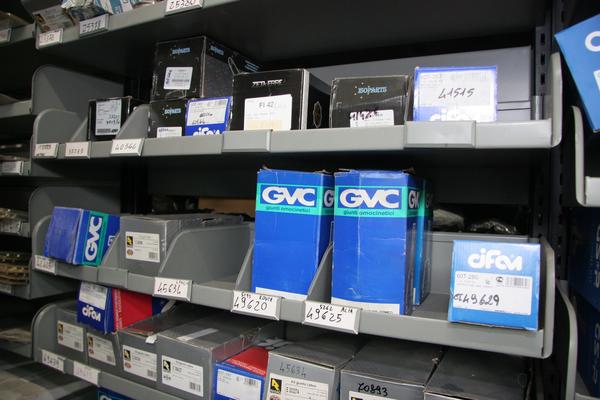 1#3881 Stock di ricambi e accessori per auto e per  veicoli industriali in vendita - foto 7