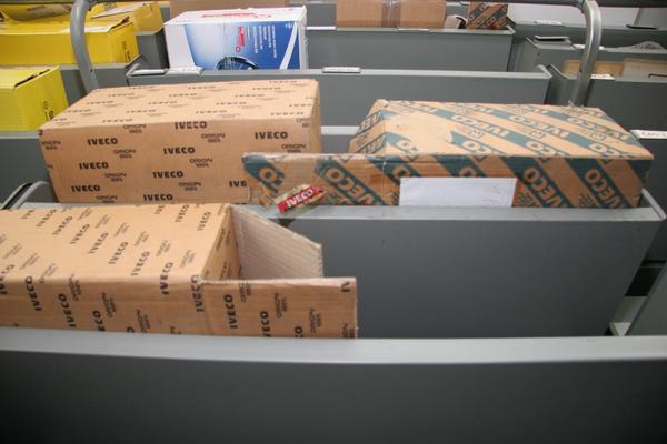 1#3881 Stock di ricambi e accessori per auto e per  veicoli industriali in vendita - foto 9