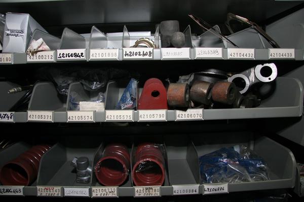 1#3881 Stock di ricambi e accessori per auto e per  veicoli industriali in vendita - foto 18