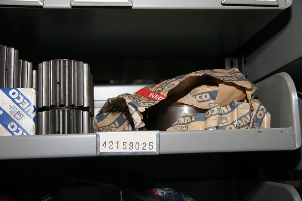 1#3881 Stock di ricambi e accessori per auto e per  veicoli industriali in vendita - foto 21