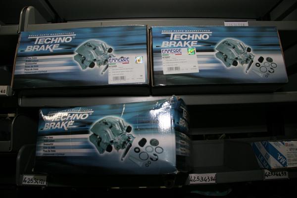 1#3881 Stock di ricambi e accessori per auto e per  veicoli industriali in vendita - foto 26