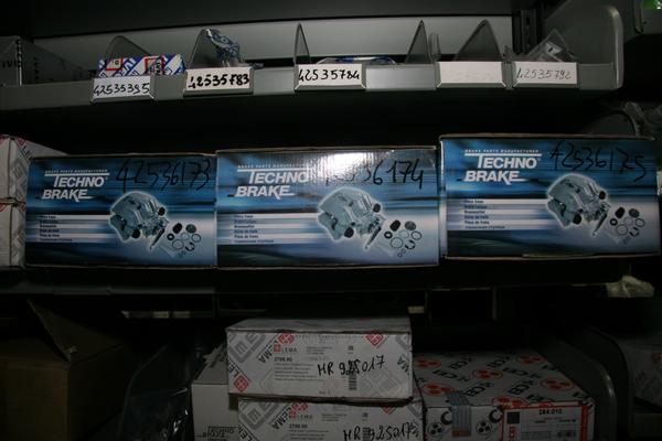 1#3881 Stock di ricambi e accessori per auto e per  veicoli industriali in vendita - foto 28