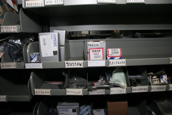 1#3881 Stock di ricambi e accessori per auto e per  veicoli industriali in vendita - foto 32