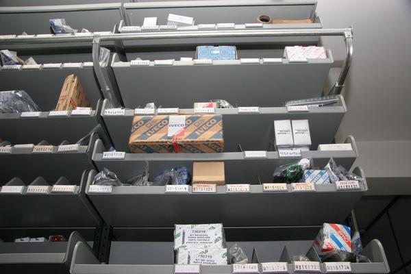 1#3881 Stock di ricambi e accessori per auto e per  veicoli industriali in vendita - foto 38