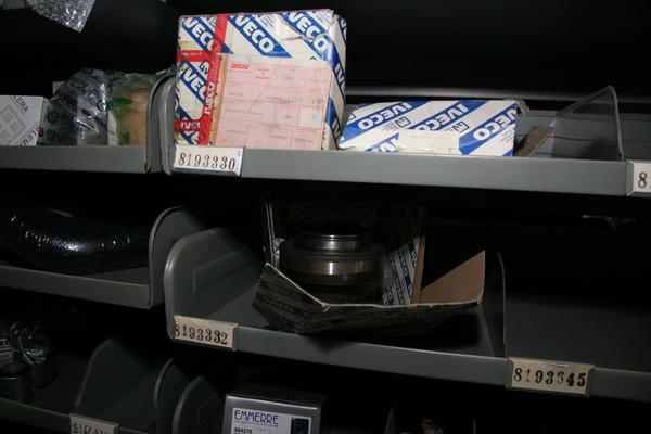 1#3881 Stock di ricambi e accessori per auto e per  veicoli industriali in vendita - foto 40