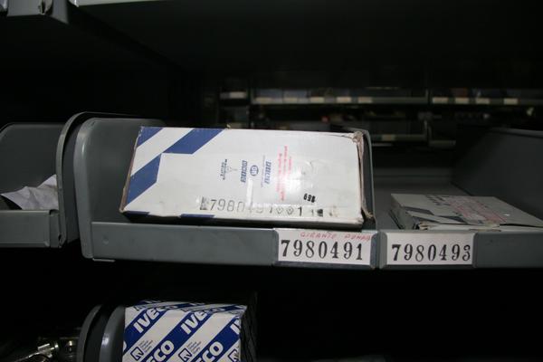 1#3881 Stock di ricambi e accessori per auto e per  veicoli industriali in vendita - foto 52