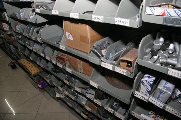 1#3881 Stock di ricambi e accessori per auto e per  veicoli industriali in vendita - foto 66