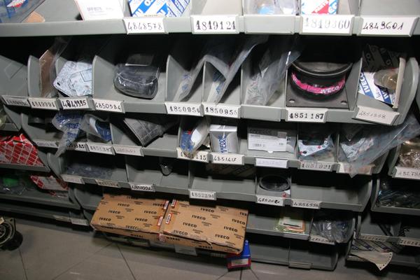 1#3881 Stock di ricambi e accessori per auto e per  veicoli industriali in vendita - foto 70
