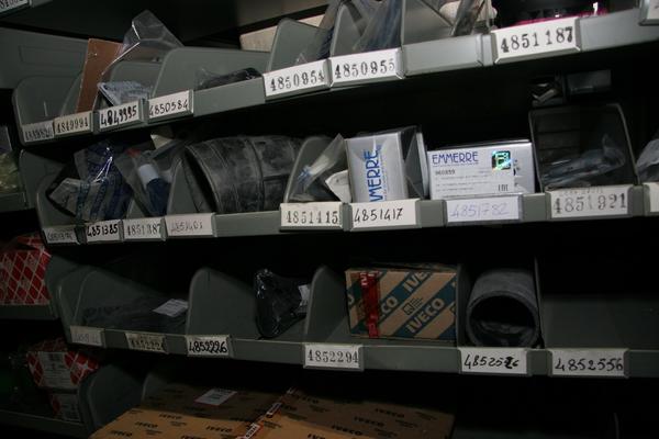 1#3881 Stock di ricambi e accessori per auto e per  veicoli industriali in vendita - foto 71
