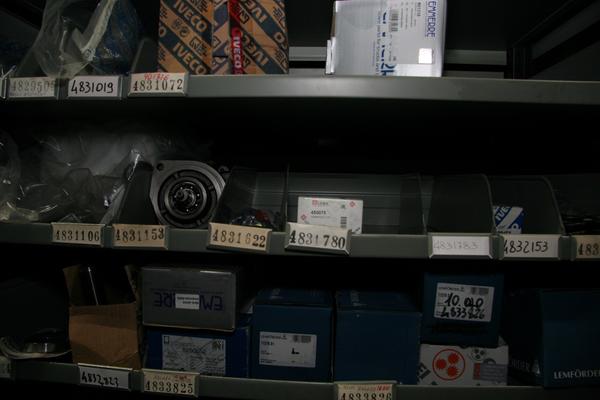 1#3881 Stock di ricambi e accessori per auto e per  veicoli industriali in vendita - foto 72