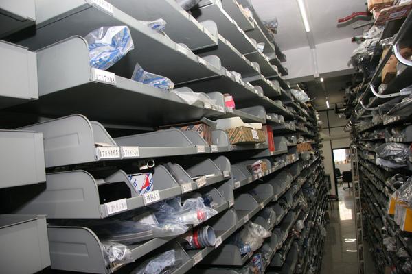 1#3881 Stock di ricambi e accessori per auto e per  veicoli industriali in vendita - foto 85
