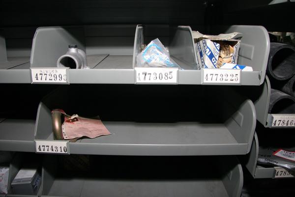 1#3881 Stock di ricambi e accessori per auto e per  veicoli industriali in vendita - foto 95